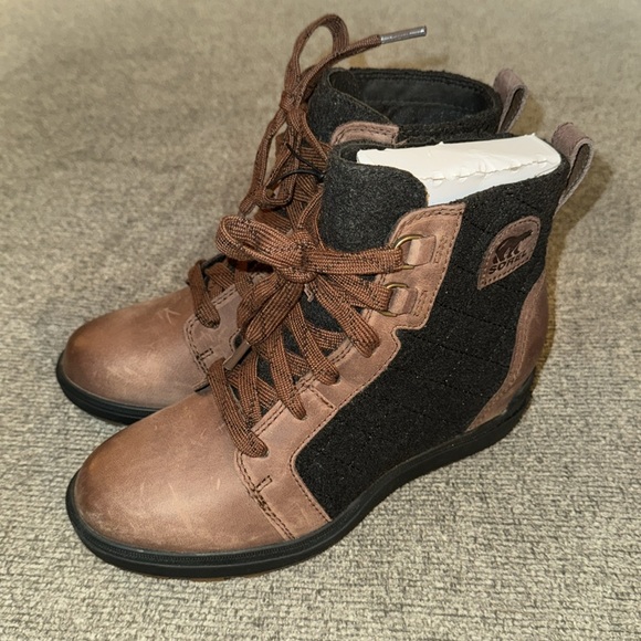 Sorel Evie II Boots - Picture 1 of 6
